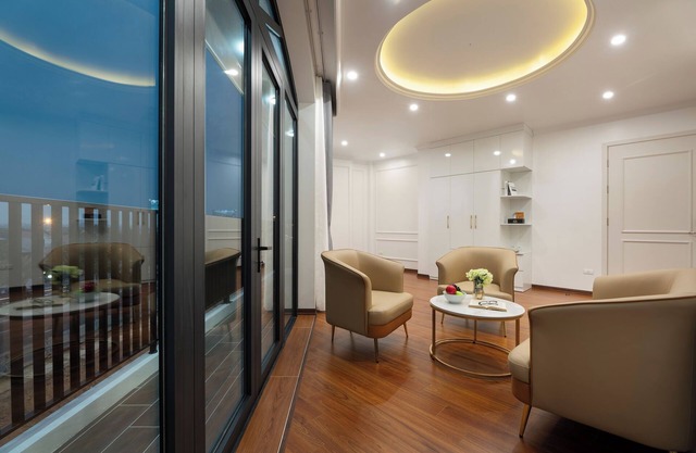 Hotel In Hanoi With Guest Services, Smoking, Tv
