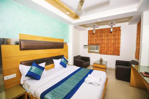Hotel Lav-kush Deluxe 2 Minute Walk From New Delhi