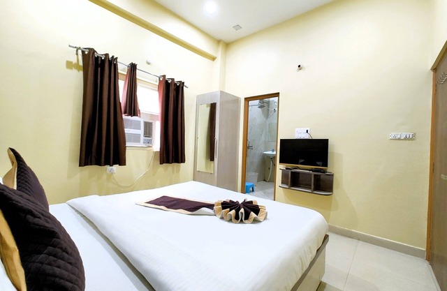 Hotel Medhya Grand Varanasi