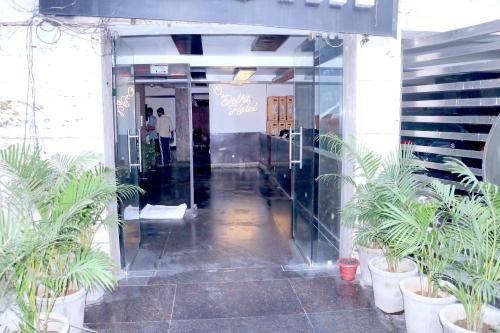 Hotel O" Delhi-Near Karol Bagh Metro Station