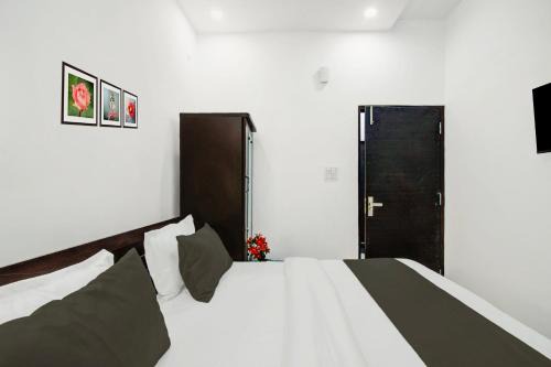 Hotel O Fort Inn
