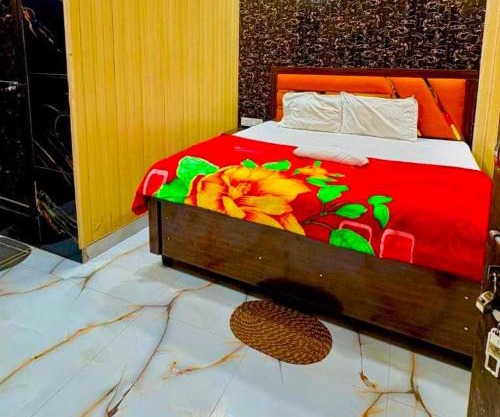 Hotel O Golden Palace Homestay