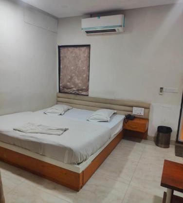 Hotel Paras