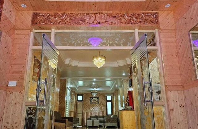 Hotel Sarahan Inn