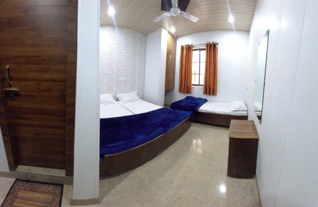 Hotel Shiv Ganga