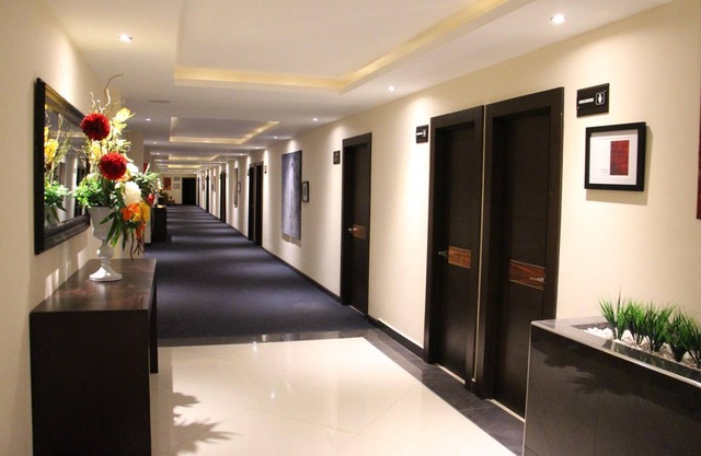 Hotel Two Select