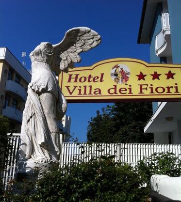 Hotel Villa dei Fiori - sul mare con piscina