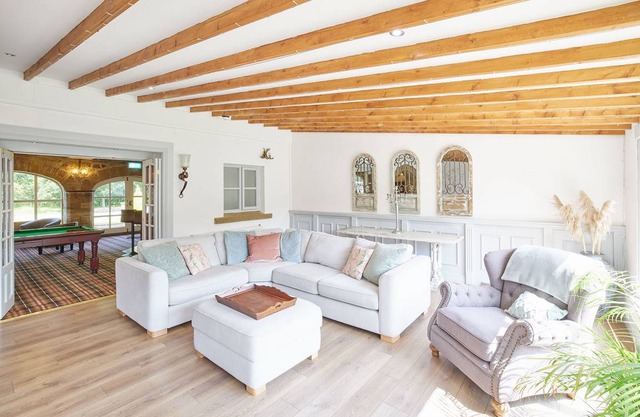 House ∙ 11 bedrooms ∙ 24 guests