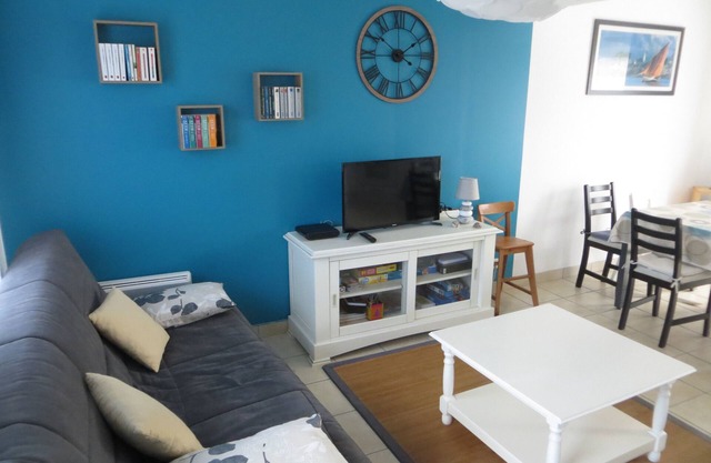 House 200 m from the beaches (St Cava)