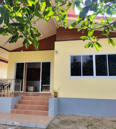 House in Lipa Noi