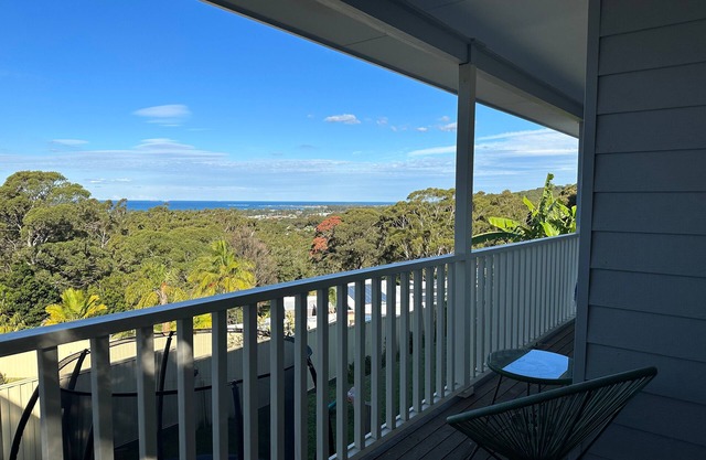 House in Thirroul Amazing Ocean views close to public transport & local village