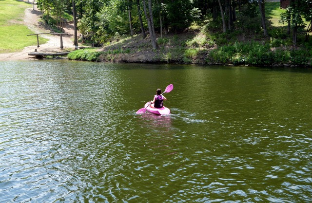 HOUSE ON THE LAKE-PADDLE BOAT-KAYAK'S- LILLY PAD-CLOSE TO THE STRIP!