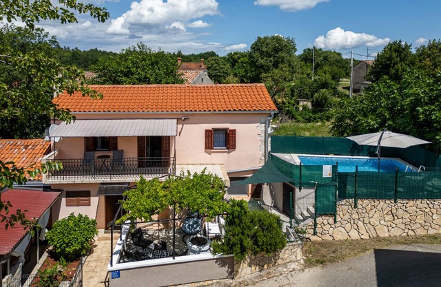 House Papinka with Private Pool & Garden, Labin, Croatia