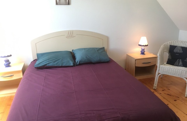 House with heated pool and close to beaches in Lannilis