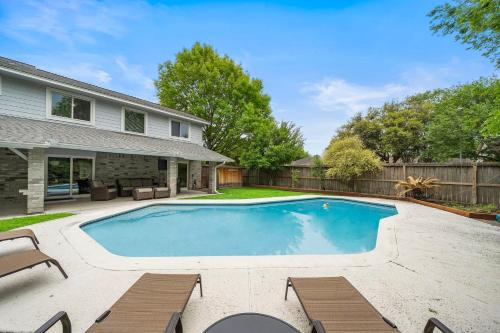 Houston Pool Retreat Wifi Yard Bbq Games Tvs