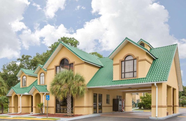 Howard Johnson by Wyndham Dothan