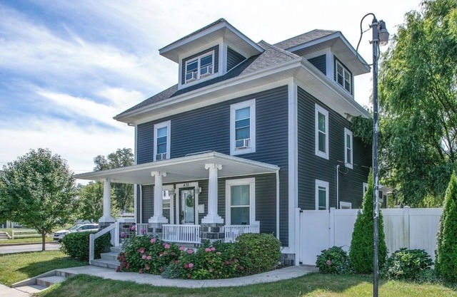 Howard St. Manor - perfect ND gameday location!
