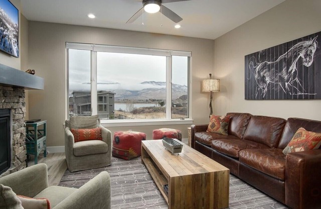 Huntsville, Utah Townhome near Snowbasin Ski Resort.EW28
