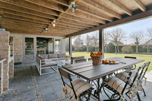 Huswell - Luxury Koksijde Villa with Garden