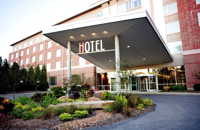 I Hotel And Conference Center