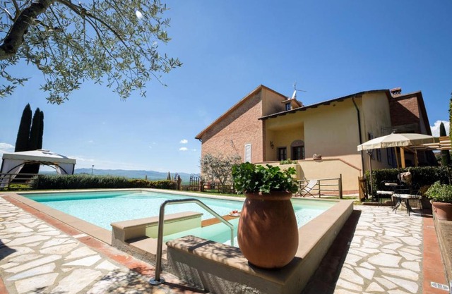 Iano Villa Sleeps 8 Pool Air Con WiFi