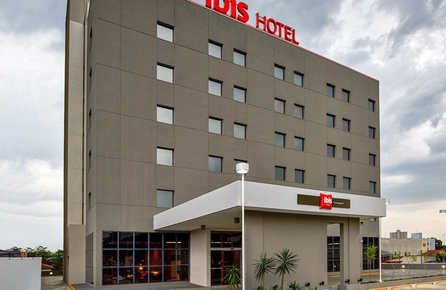 Ibis Guaratinguetá Aparecida