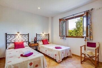 Ibiza 4 bedroom villa, Cala'n Blanes