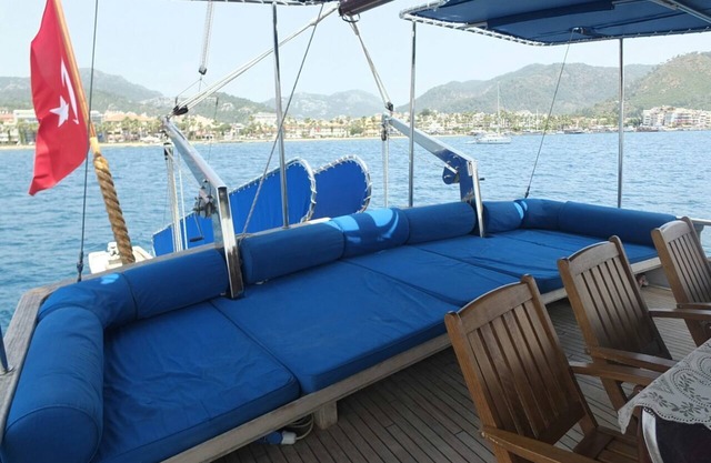 Ide Yacht Hotel