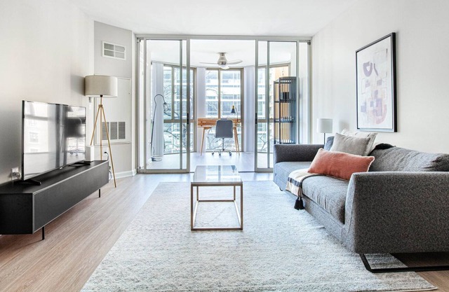Ideal Mount Vernon 1BR w/ Gym, Pool, nr. Georgetown Law, by Blueground