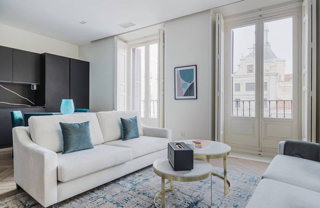 Ideal Palacio 2BR w/Elev & Washer, Move-In-Ready, by Blueground