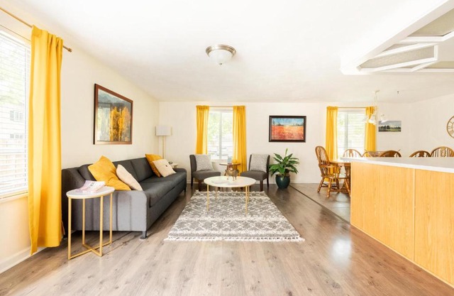 Ideally Located Westminster Home - Sleeps 13!