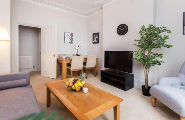 Ifield G · Beautiful Central Apartment, Earls Court