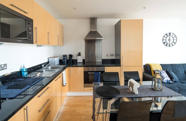 Immaculate 1-bed 1-bath Apartment in London Area