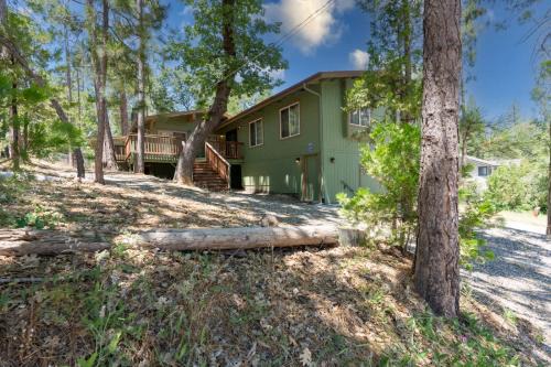 Immersed in Nature Manzanita Cabin with Hot Tub