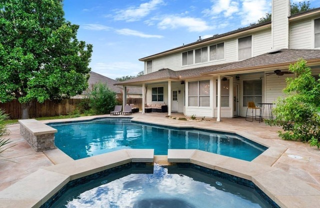 Incredible Heated Pool/HotTub! Gameroom-Movieroom!
