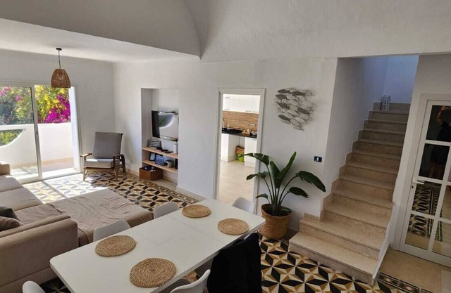 Independent villa floor, next to the sea! ideal for families