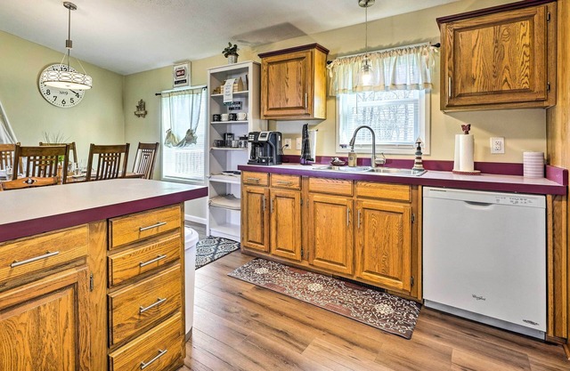 Indian Lake Vacation Rental 1 Mi to Beach!