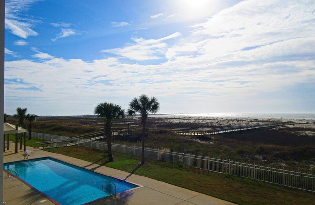 Inn at Dauphin Island 212 Family Friendly Sleeps 8 with Great Views!