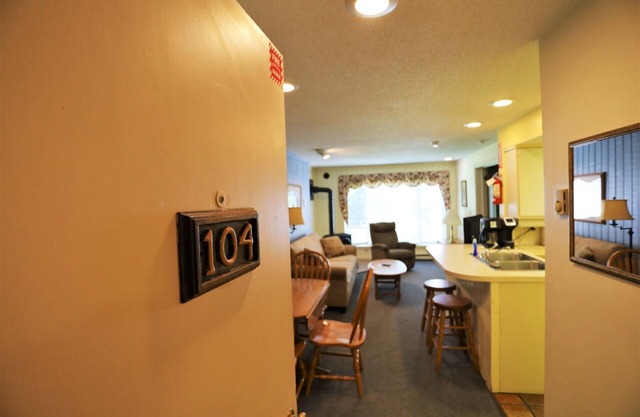Inns of Waterville Valley Condo the Heart of Waterville Valley! (104)