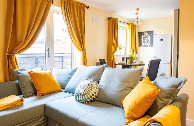 Inviting 2-bed Apartment in Wolverhampton