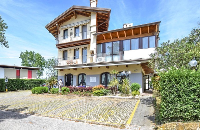 Inviting vacation apartment near the beach.
