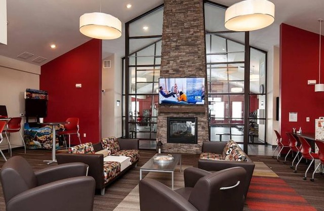 Iowa State University Flat + Pool