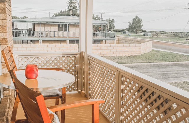 Island View- Enjoy remarkable views of the ocean & our iconic Lancelin Island