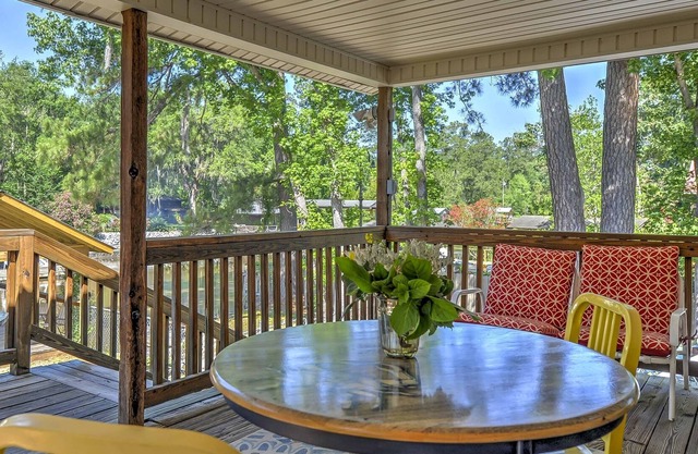 Isle of Wight Tri-Level Home w/ Private Boat Dock!