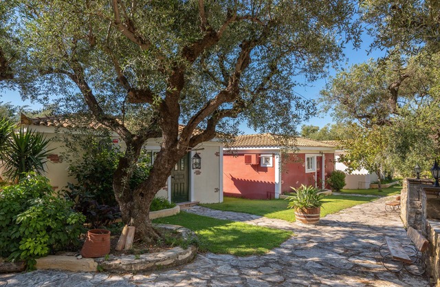 IVISKOS | ILYESSA COTTAGES