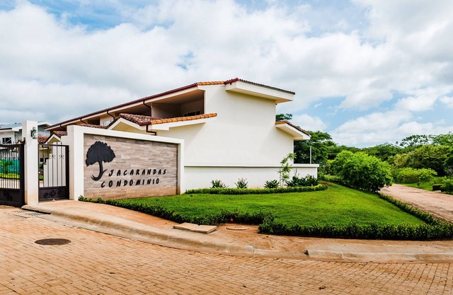 Jacarandas 4 3-Bedroom Townhouse