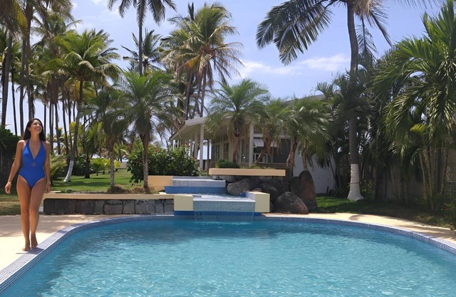 Jane's Beach Resort Bungalow 8, Boutique Hotel