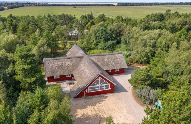 "Jenna" - 1.4km from the sea by Interhome