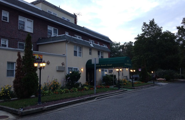 Jones Beach Hotel