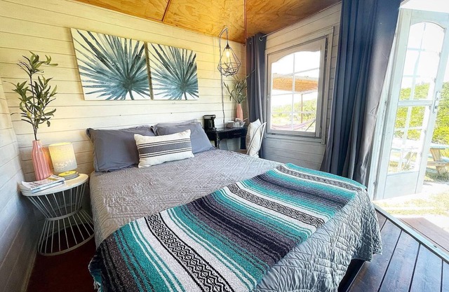 Joy Cabin @ 13 Acres - Yoga/Hike/Meditate